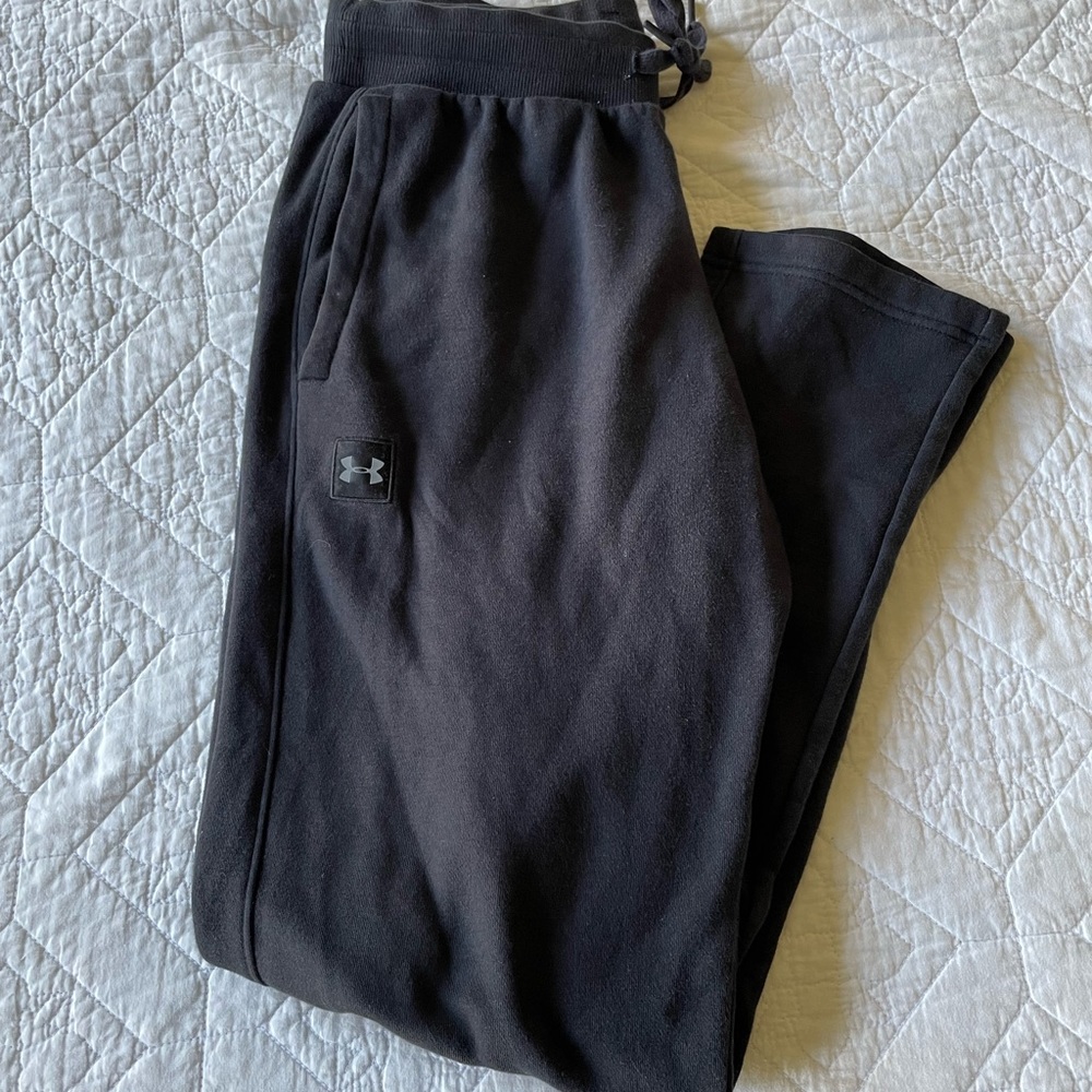 Black size Medium Under Armour Sweatpants Great Condition